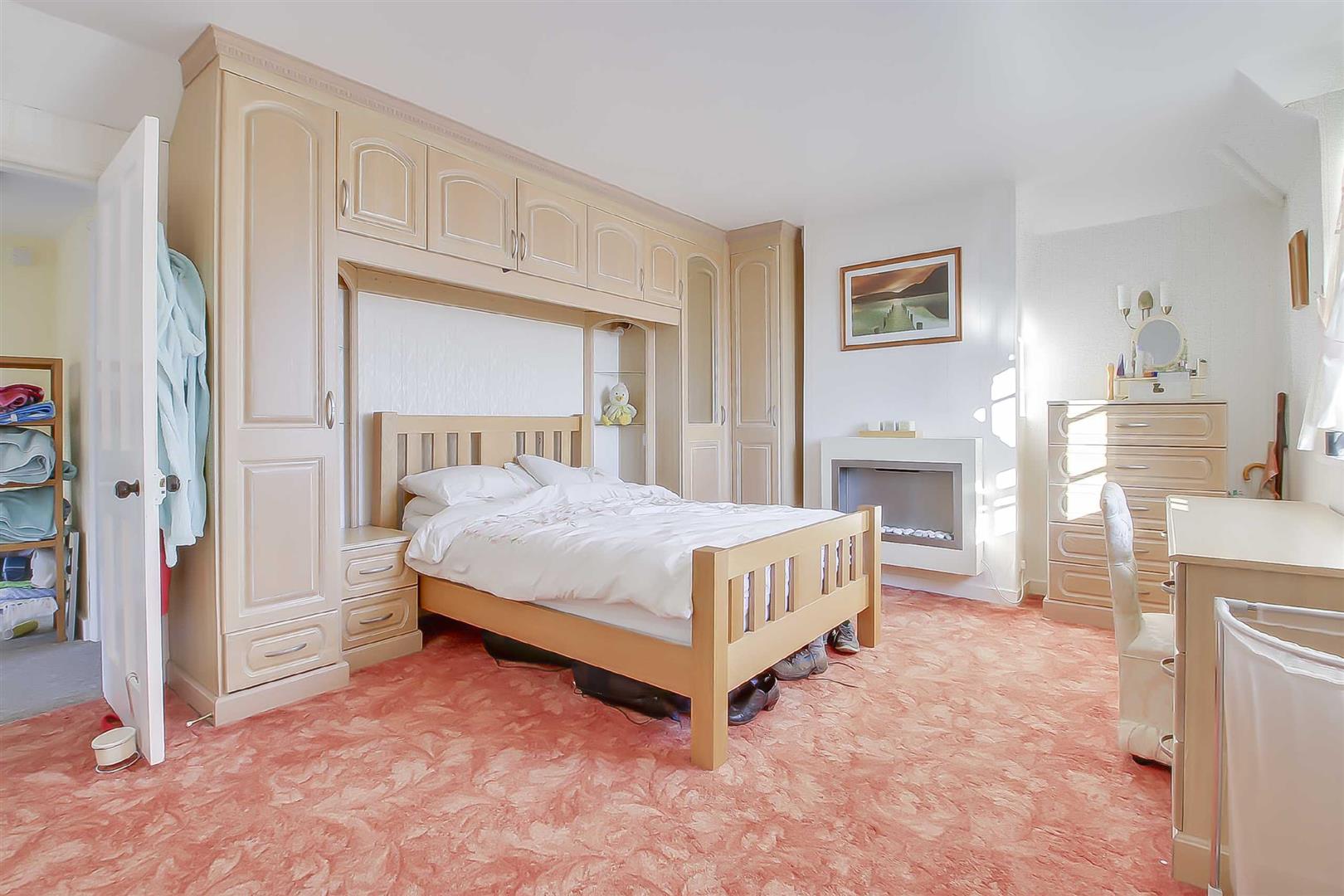Yardley Road, Cosgrove, Milton Keynes